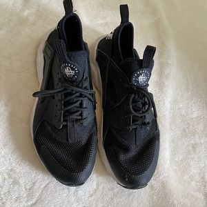 Nike Huarache Black and White